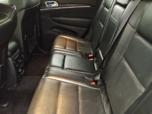 Used 2018 Jeep Grand Cherokee Overland AWD/4WD image 18