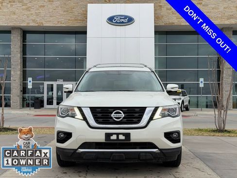 Used 2017 Nissan Pathfinder Platinum w/ Family Entertainment Package image 2