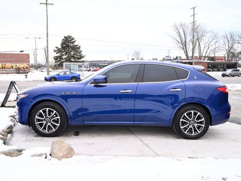 Used 2020 Maserati Levante image 8