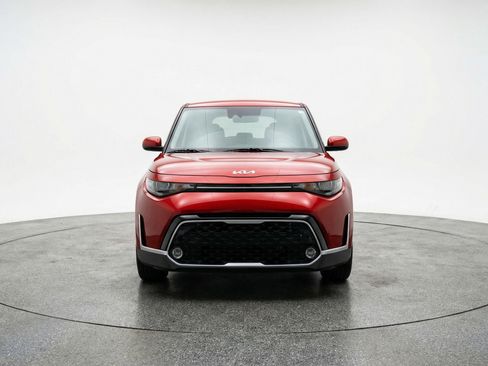 Used 2025 Kia Soul LX w/ LX Technology Package FWD image 2