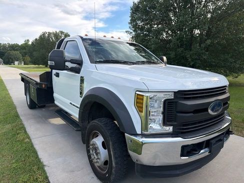 Used 2019 Ford F550 4x4 Regular Cab Super Duty image 3