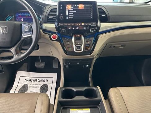 Used 2018 Honda Odyssey Elite image 11
