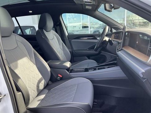 New 2026 Volkswagen Tiguan SEL R-Line AWD/4WD image 26
