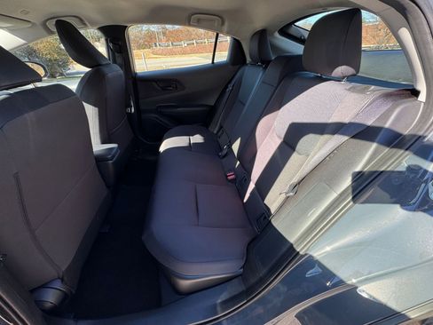 Used 2025 Toyota Prius LE image 32