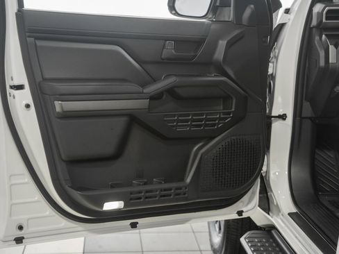 Used 2025 Toyota 4Runner SR5 AWD/4WD image 38