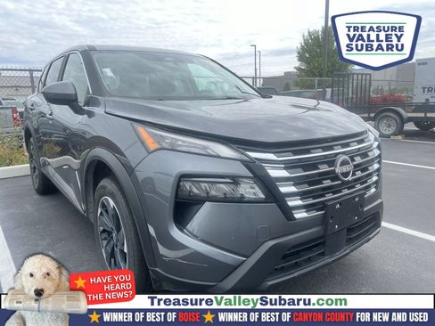 Used 2025 Nissan Rogue SV AWD/4WD image 1