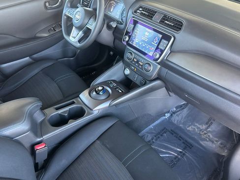 Used 2022 Nissan Leaf S FWD image 14