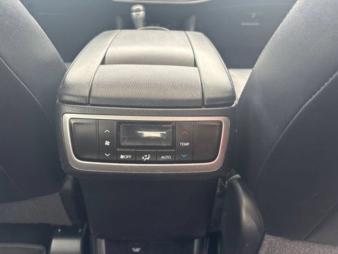 Used 2017 Toyota Highlander Limited AWD/4WD image 38