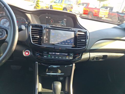 Used 2017 Honda Accord EX-L image 11