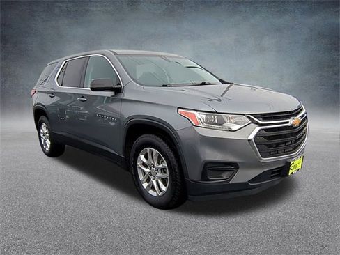 Used 2018 Chevrolet Traverse LS image 3