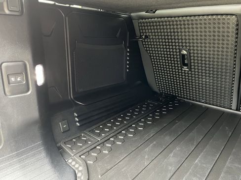 Certified 2024 Land Rover Defender 110 S image 29