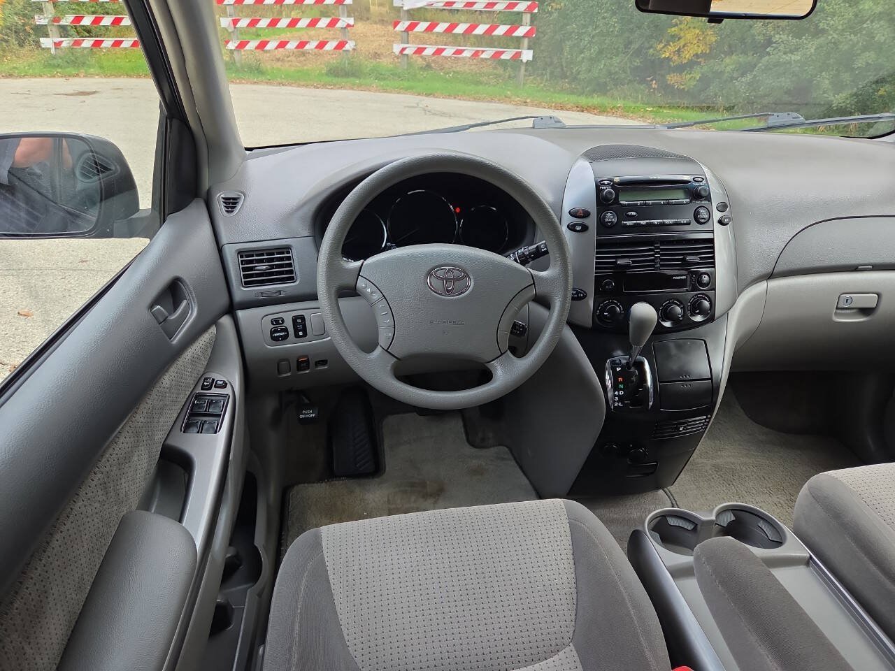 Used 2007 Toyota Sienna LE w/ LE Pkg 3 FWD image 13