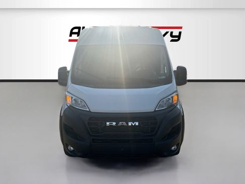 Used 2024 RAM ProMaster 2500 w/ Convenience Group FWD image 2