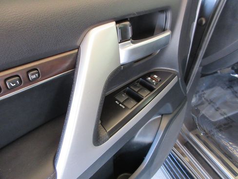 Used 2021 Toyota Land Cruiser AWD/4WD image 33