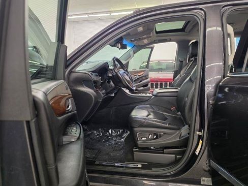 Used 2018 Cadillac Escalade ESV Luxury AWD/4WD image 33