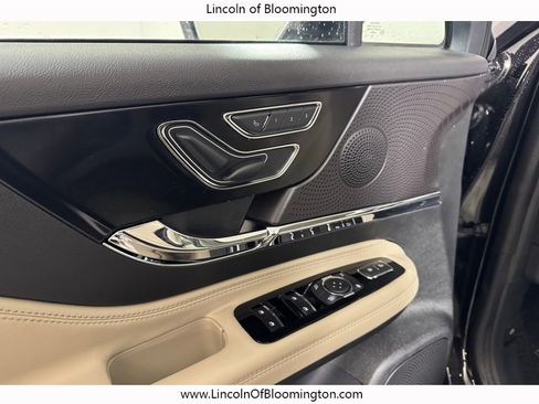 New 2026 Lincoln Corsair Premiere image 17