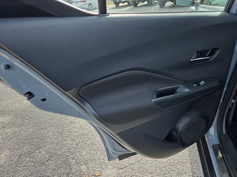 Used 2022 Nissan Kicks SV image 10