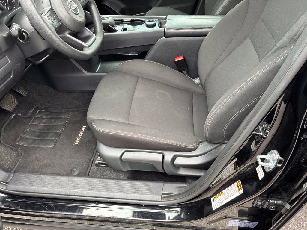 Used 2024 Nissan Rogue S AWD/4WD image 13