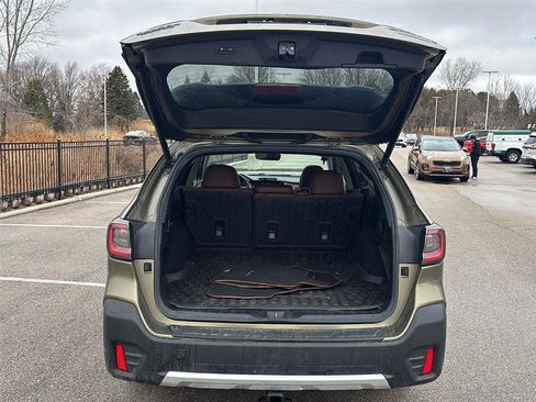 Used 2020 Subaru Outback Touring w/ Popular Package #2 image 16