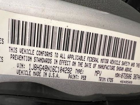 Used 2006 Jeep Commander 4WD image 35