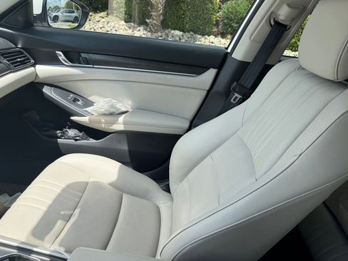 Used 2021 Honda Accord Touring image 31