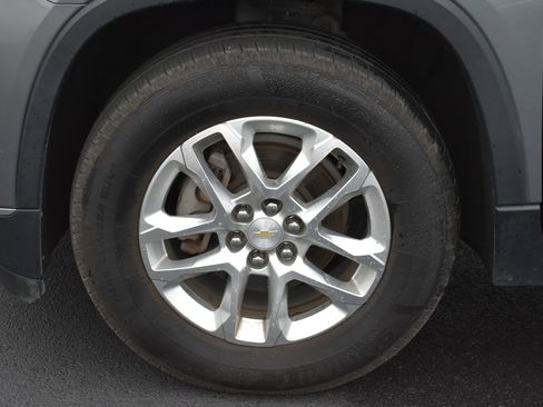Used 2018 Chevrolet Traverse LT FWD image 11