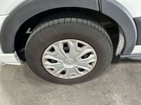 Used 2023 Ford Transit 350 XLT RWD image 22