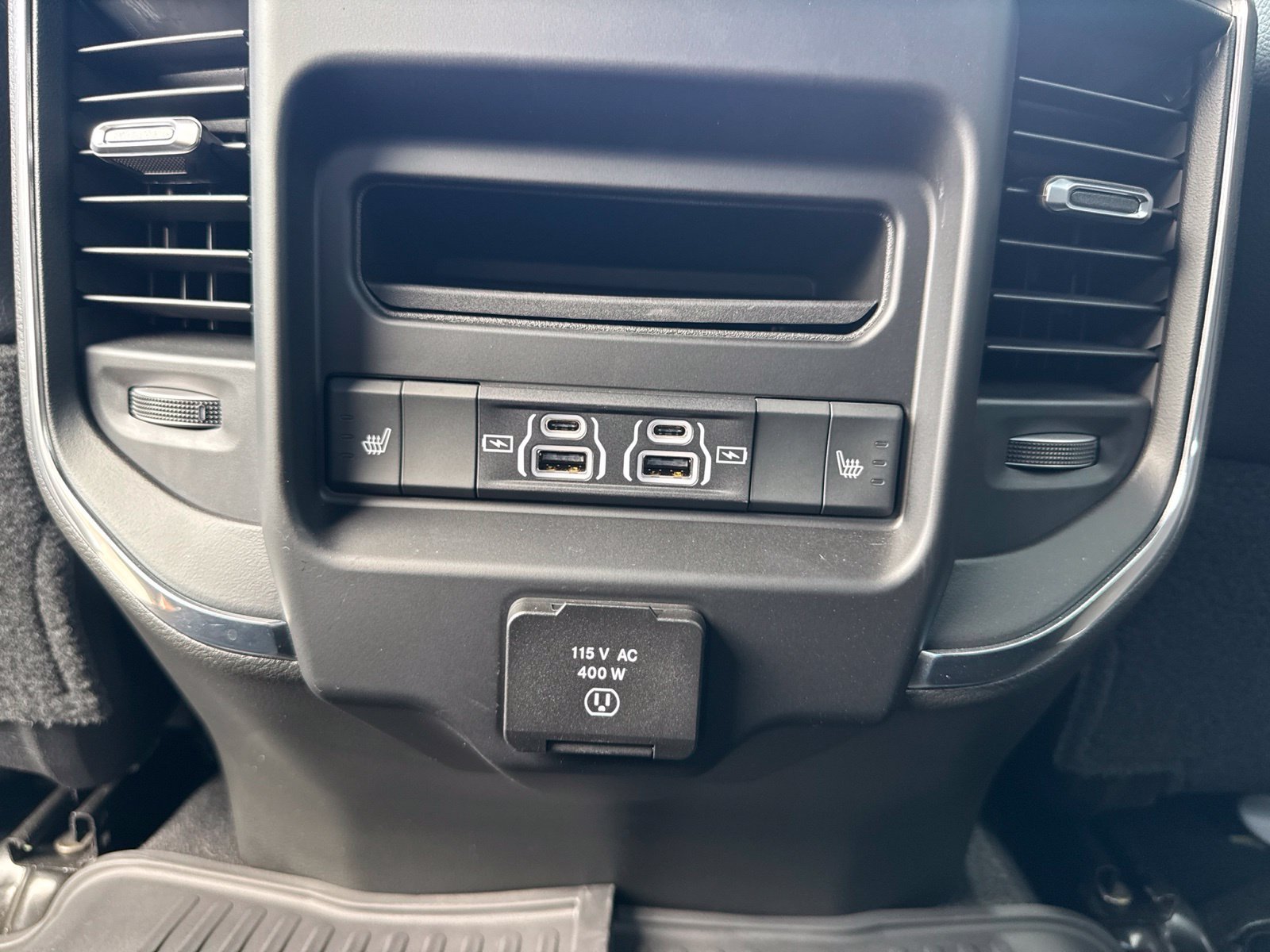 Used 2026 RAM 3500 Laramie AWD/4WD image 28