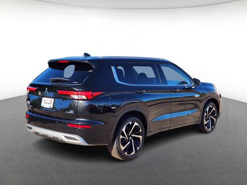 New 2025 Mitsubishi Outlander SEL image 3