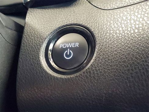 Used 2025 Toyota Camry SE image 29