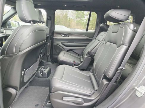 New 2025 Jeep Grand Cherokee L Limited image 13