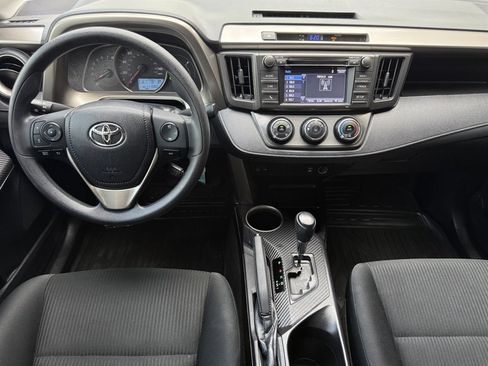 Used 2015 Toyota RAV4 LE AWD/4WD image 16