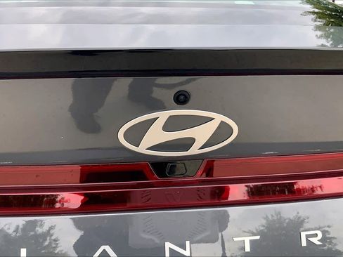 Used 2025 Hyundai Elantra Sport FWD image 33