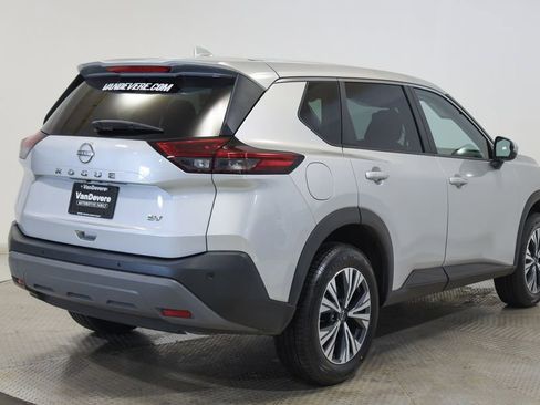 Used 2022 Nissan Rogue SV FWD image 14