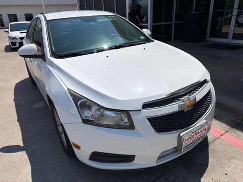 Used 2014 Chevrolet Cruze LT FWD image 4