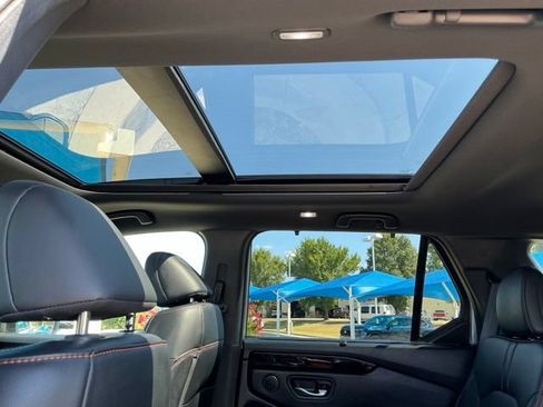 Certified 2025 Honda Pilot TrailSport image 12