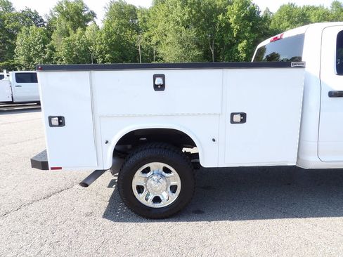 Used 2022 RAM 3500 Tradesman w/ Chrome Appearance Group AWD/4WD image 54