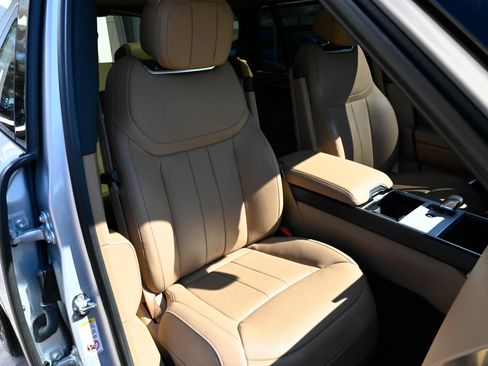Used 2025 Land Rover Range Rover SE AWD/4WD image 53