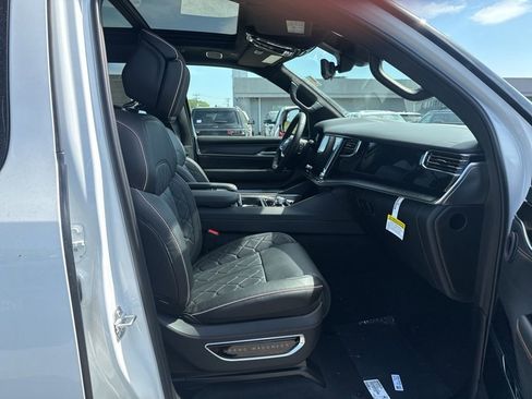 New 2026 Jeep Grand Wagoneer Summit AWD/4WD image 36