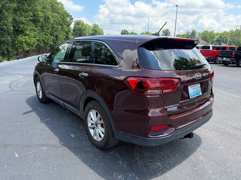 Used 2019 Kia Sorento AWD V6 image 4