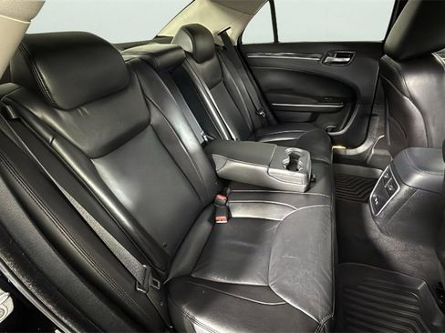 Used 2022 Chrysler 300 Touring L image 29