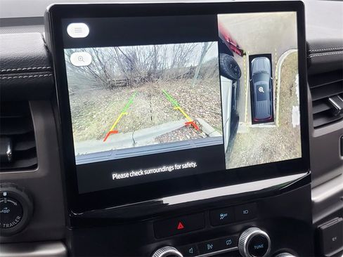 Used 2022 Ford Expedition XLT image 19