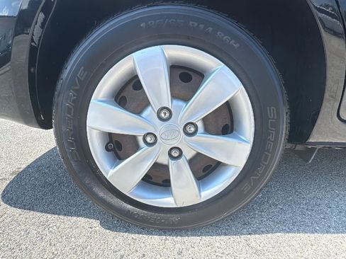 Used 2009 Kia Rio LX FWD image 23