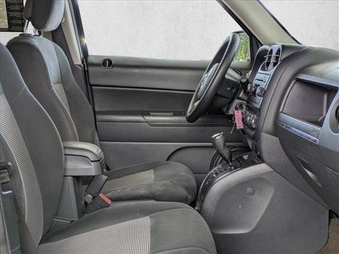 Used 2016 Jeep Patriot Sport w/ Power Value Group AWD/4WD image 22
