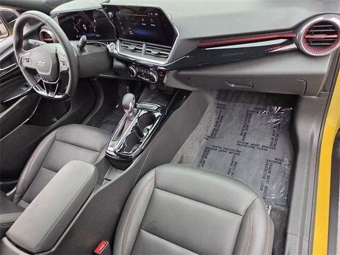 Certified 2024 Chevrolet Trax RS w/ Sunroof Package image 16