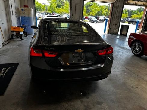 Used 2017 Chevrolet Malibu LT FWD image 26