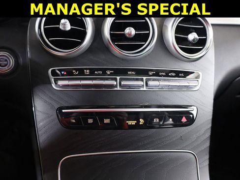 Used 2022 Mercedes-Benz GLC 300 4MATIC image 21