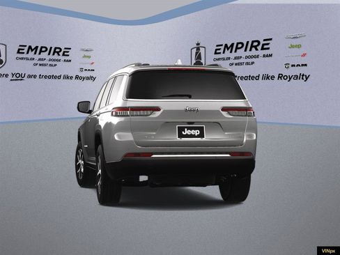 Used 2025 Jeep Grand Cherokee L Limited AWD/4WD image 15