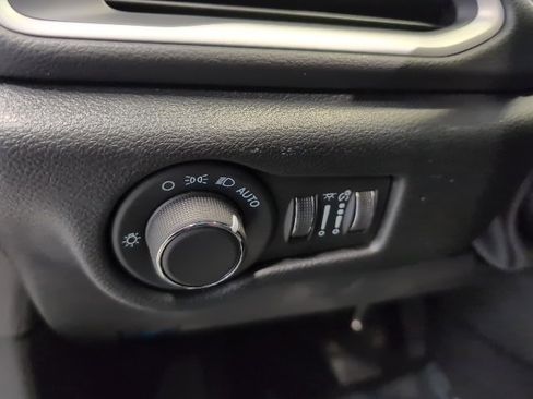 New 2026 Chrysler Voyager LX image 15