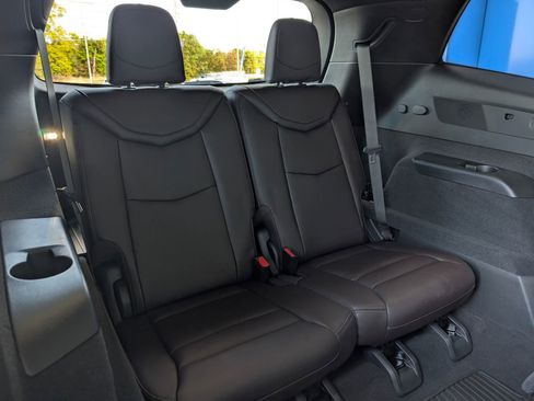 Used 2023 Cadillac XT6 Premium Luxury image 36